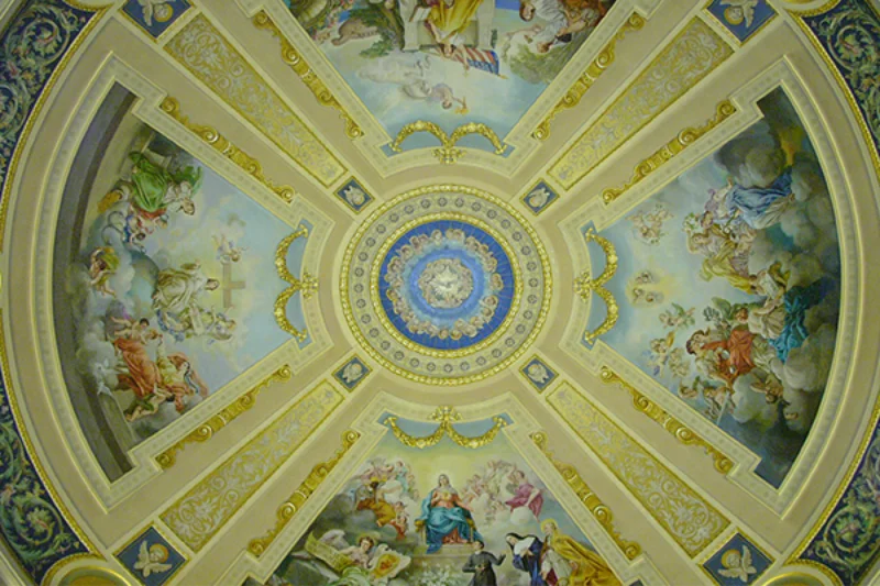 The ceiling of the rotunda from the ground